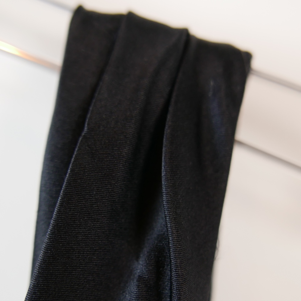 LBD !! CACHE Ruched Body Con in silky poly. WOW! - Picture 4 of 5